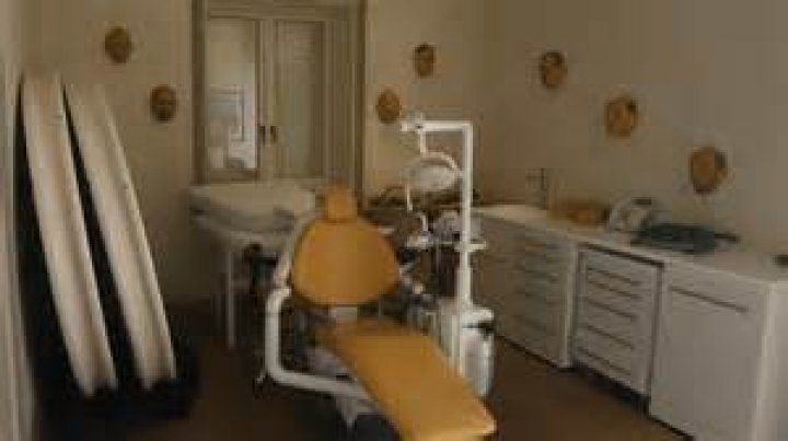 Can a dentist be licensed in two states?
